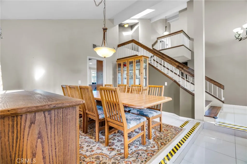 1549 Hillcrest Drive, Pomona, California 91768 home-pic-18